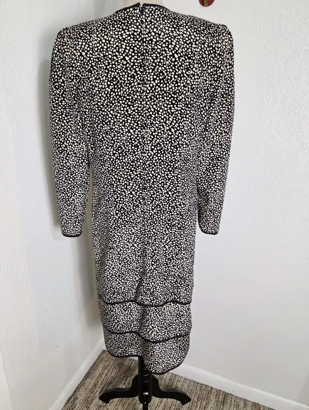 Leslie Fay Vintage Black & Beige Dotted Midi-Dress with Black Trim, Size 10 - Picture 8 of 11